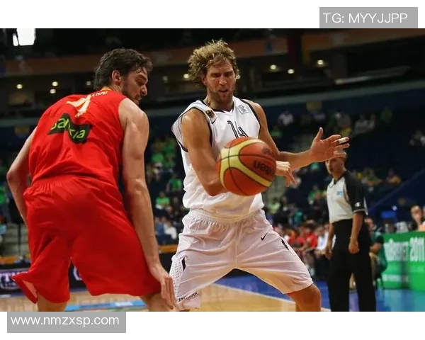 篮球与足球巨星精彩集锦 高光时刻与震撼进球全程回顾